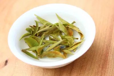 白牡丹藥材_白牡丹藥用價值_中藥白牡丹的別名